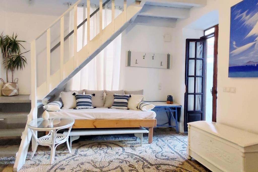 Town House With Rooftop Jacuzzi Rhodes City Екстериор снимка